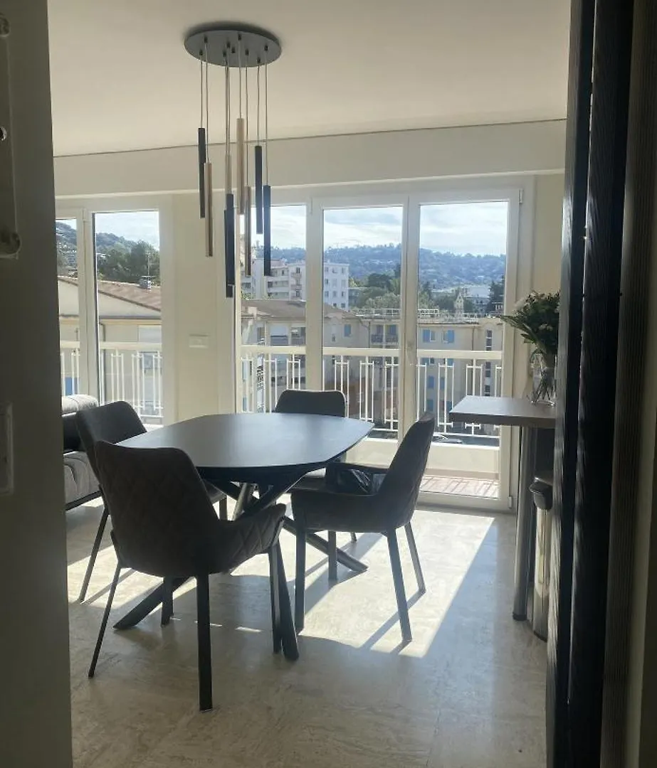 Apartament Apparemment 2 Pieces Ensoleille Cannes